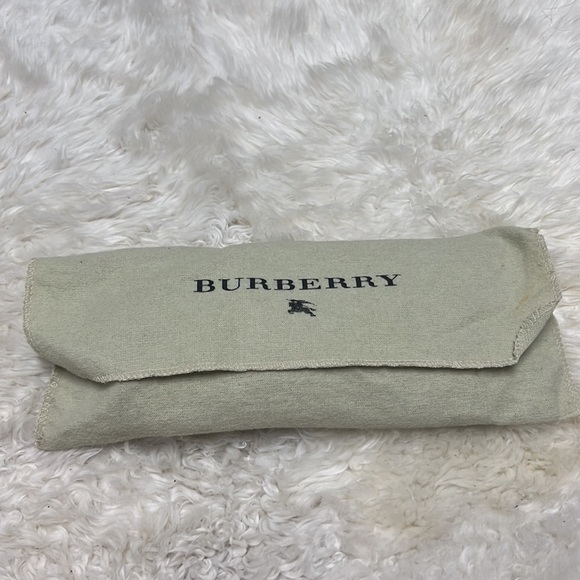 Burberry Mint Clutch on Chain - Picture 9 of 9